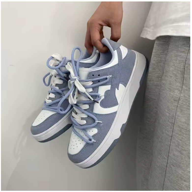 Colea | Heart Sneakers