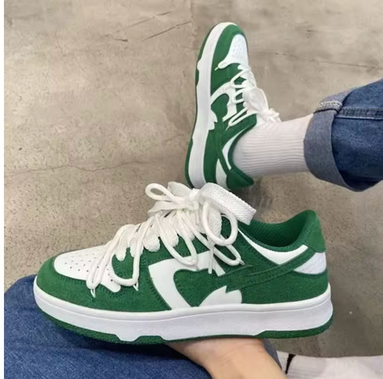 Colea | Heart Sneakers