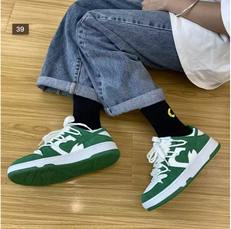 Colea | Heart Sneakers